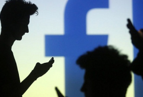 Facebook must delete hate postings, Austria court rules